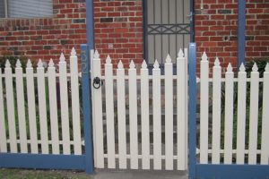 steel picket fencing 02